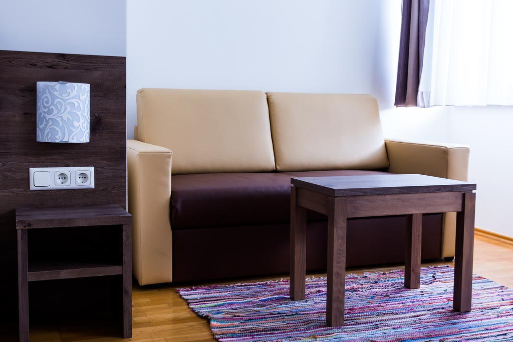 Hotel Vinothek Schwarzer Adler 오텐스하임 객실 사진