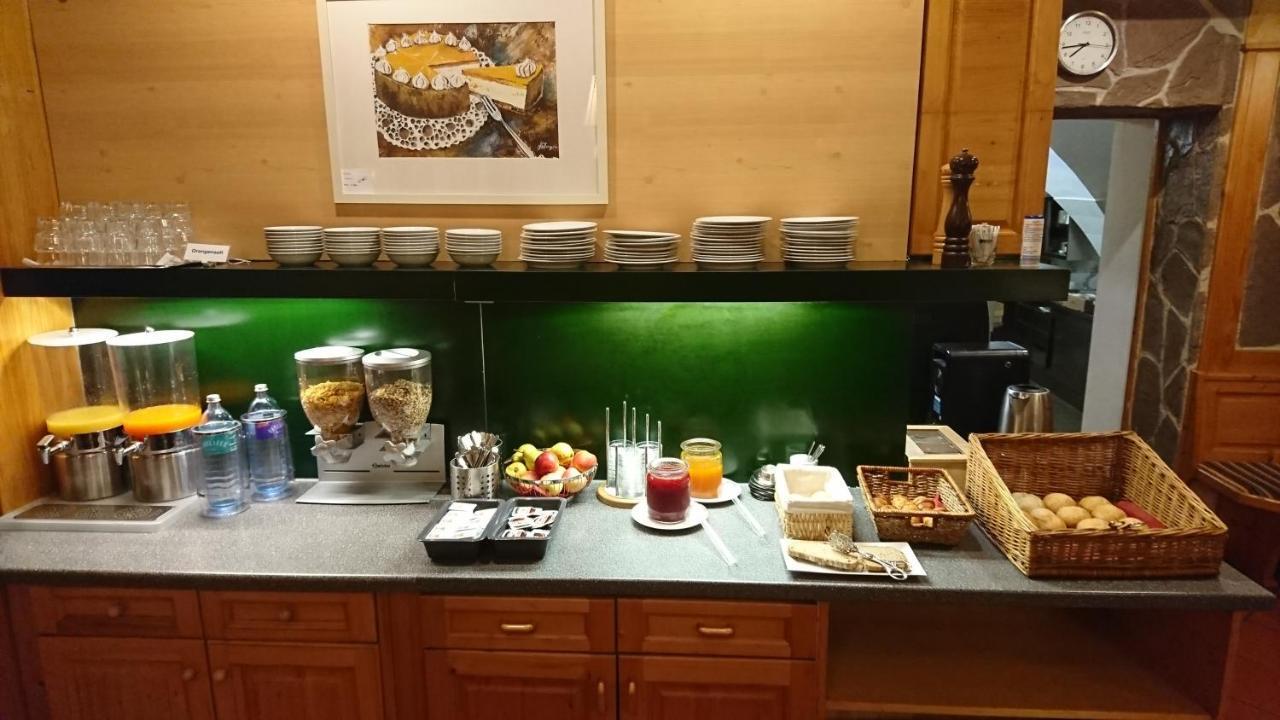 Hotel Vinothek Schwarzer Adler 오텐스하임 외부 사진