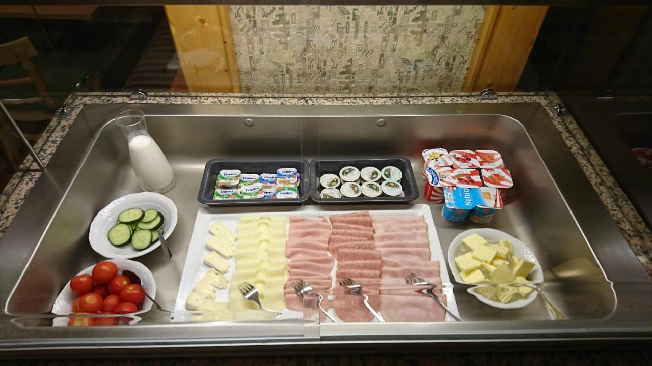 Hotel Vinothek Schwarzer Adler 오텐스하임 외부 사진